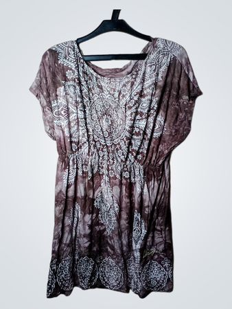 Braunes Batik-Kleid mit weißem Mandala-Print