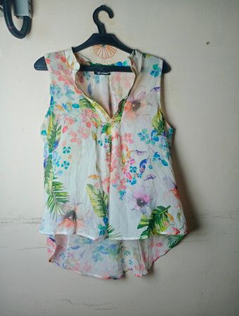 Mixeri Sleeveless Floral Print Blouse