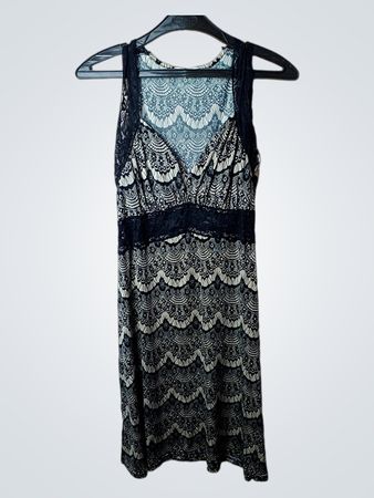 Promod Spitzenbesetztes Kleid