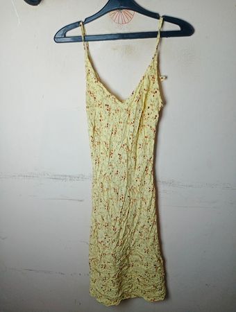 Robe nuisette à imprimé floral jaune