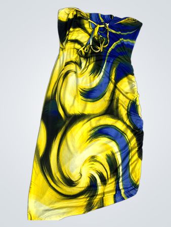 Gelbes und blaues Wirbelkleid