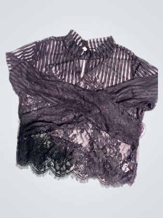Lulus Schwarzes Spitzenoberteil mit langen Ärmeln