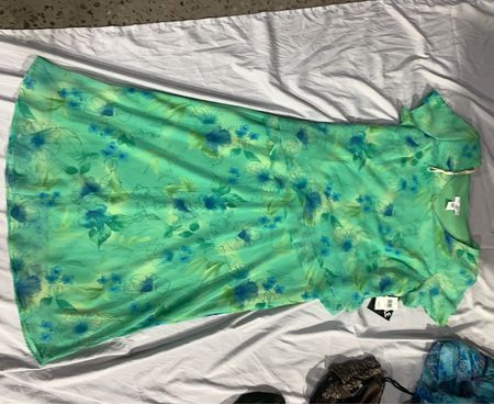 Grünes Blumenkleid