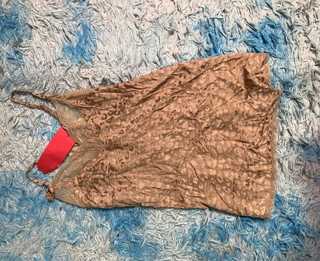 Braunes Spitzenkleid