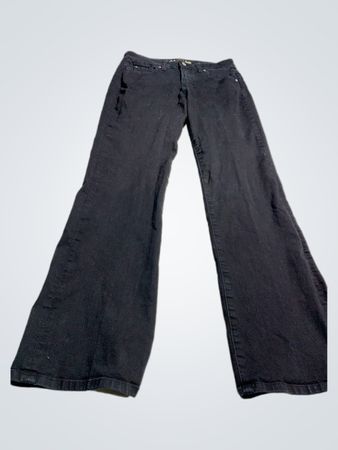 Schwarze weite Jeans
