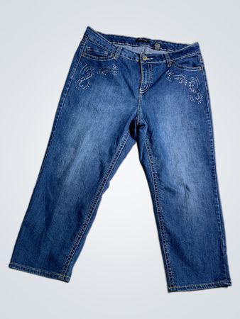 ROZ & ALI Verzierte Capri-Jeans