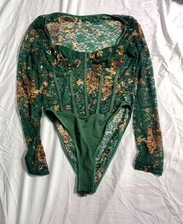 Grüner floraler Spitzen-Bodysuit