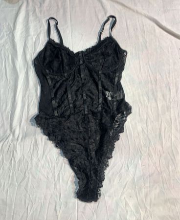 H&M Schwarzer Spitzen-Teddy