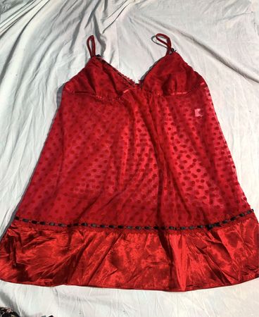 Linea Donatella Rotes Babydoll mit Punkten