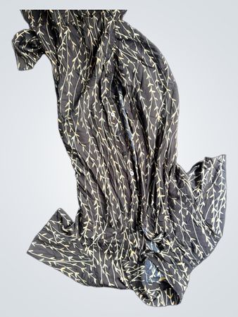 Schwarz-weiße gemusterte Kleid