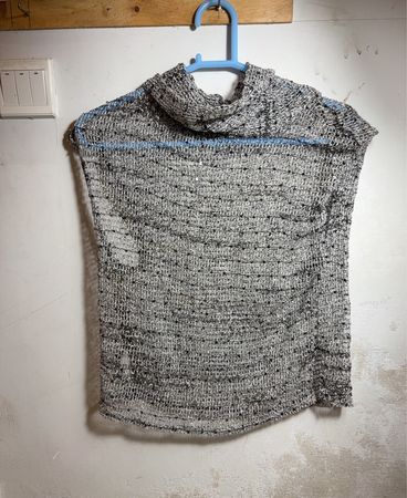 Ärmelloses Rollkragen-Strickoberteil mit Pailletten