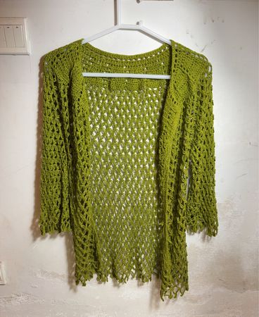 Grüner Häkel-Cardigan