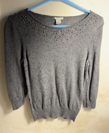 Grauer verzierten Rundhalsausschnitt-Pullover