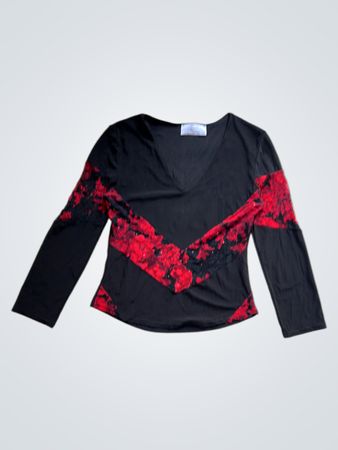 ESSENTIEL Black Long-Sleeve Top with Red Accents