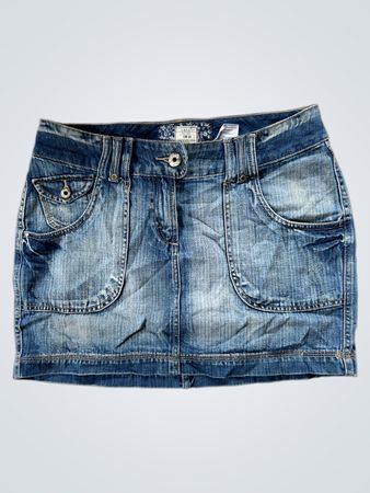 L.O.G.G. Label of Gracious Goods Est. 1993 EUR 40 Hergestellt in Bangladesch von H&M Jeansrock
