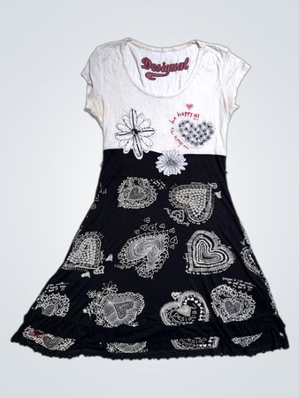 Robe imprimée cœur blanche et noire Desigual pour femmes