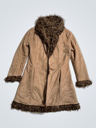 Cappotto in finta pelliccia marrone con bordi
