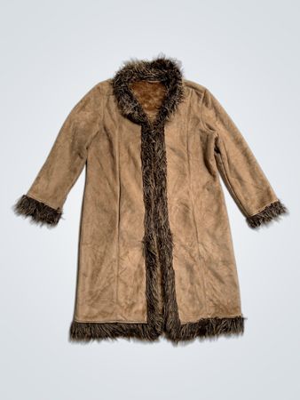 Cappotto con bordo in finta pelliccia marrone