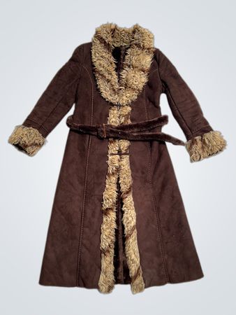 MISSY Damen langer Mantel aus braunem Faux Fur mit Besatz