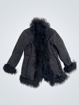 Schwarze Jacke mit Kunstpelzbesatz