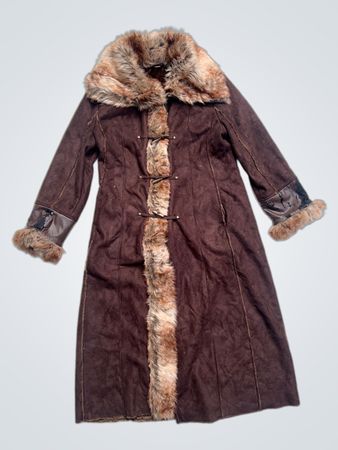 Manteau avec garniture en fausse fourrure brune