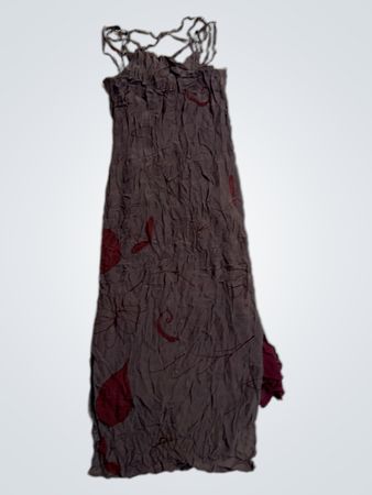 Maxikleid mit rotem Blattdruck