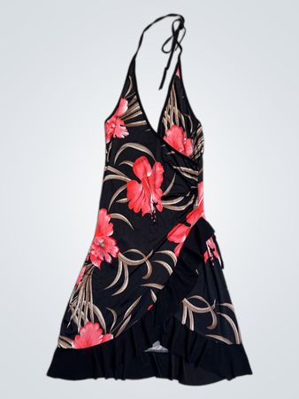 Schwarzes Trägerkleid mit rotem floralem Druck und Rüschensaum