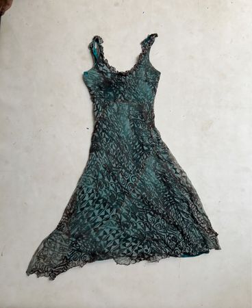 Mina Teal und braun gemustertes, durchsichtiges Midi-Kleid