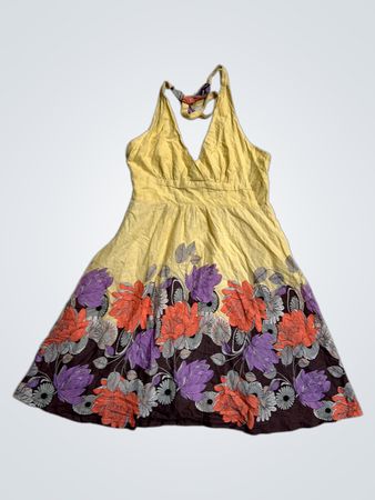 Gelbes Trägerkleid mit Blumenmuster