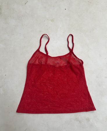 AVENIDA. Rotes Spitzen-Cami-Top
