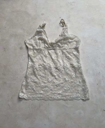 Weiße Spitzen-Camisole