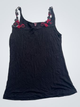 Schwarzes Tanktop mit roter Blumenborte