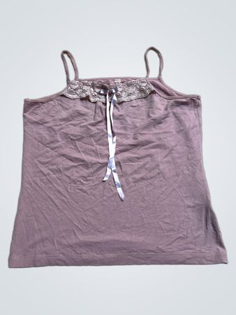 Rosa Camisole mit Spitzenbesatz und Satinschleife