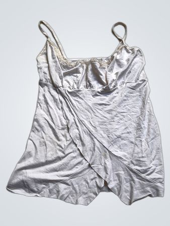Weißes Camisole-Oberteil mit Spitzenbesatz