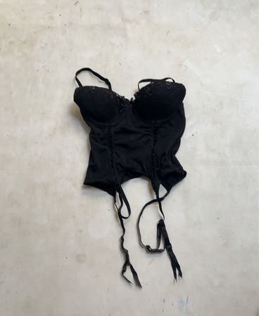 Lamayra schwarzes Korsett mit Strapsen