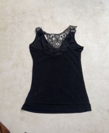 Orsay Tanktop mit schwarzen Spitzenbesatz