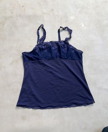 Miriale International Marineblaues Camisole mit Spitzenbesatz