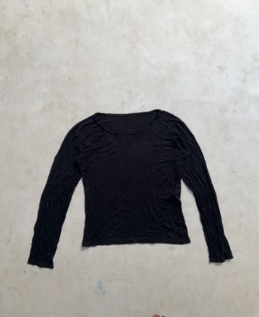 Schwarzes Langarmshirt
