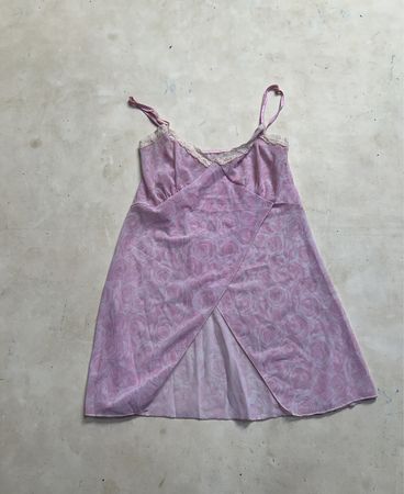Rosa Rosenmuster Slipkleid