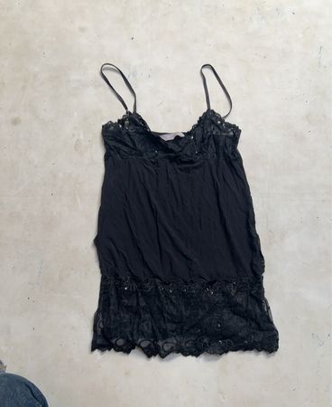 Schwarze Spitzenbesatz-Cami