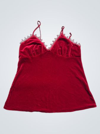 Roter Samt-Trägerspitzentop