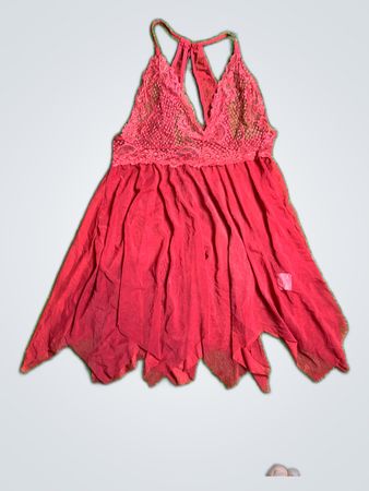 Robe en dentelle rouge Avidlove
