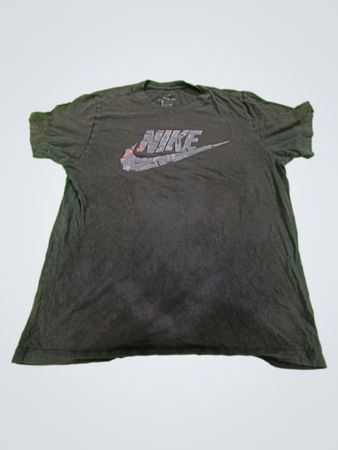 Nike Swoosh Graphic T-Shirt