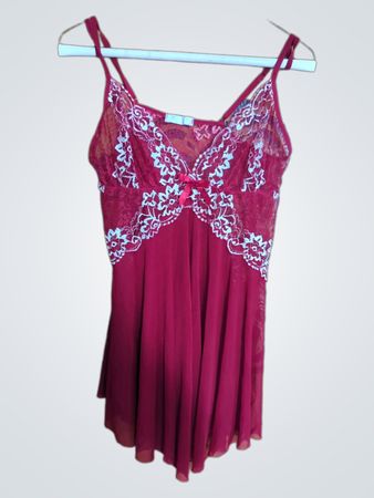 Avidlove Red Lace Chemise
