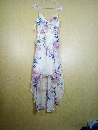Vestido Yumi Kim Floral de Corte Assimétrico