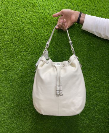 Coach Weiße Lederhandtasche