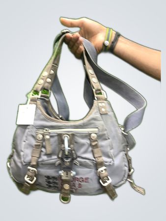 Bolsa de Ombro de Nylon Gray da George Gina & Lucy