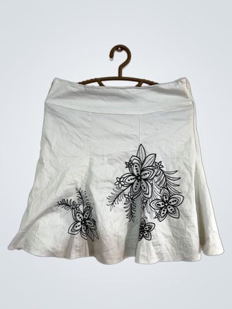 Jennifer Taylor White Skirt with Floral Embroidery