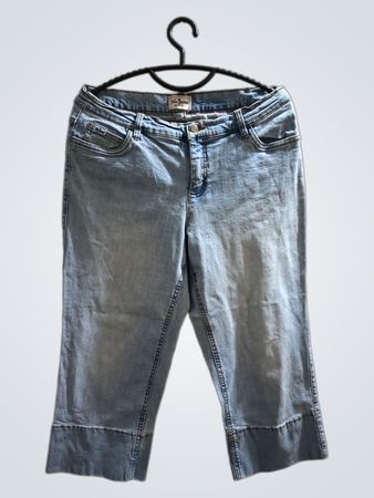 John Baner Jeanwear Women's Light Wash Cropped Jeans