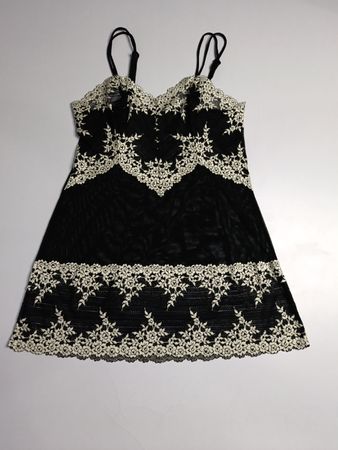 Waikol Women's Black Lace Trim Slip